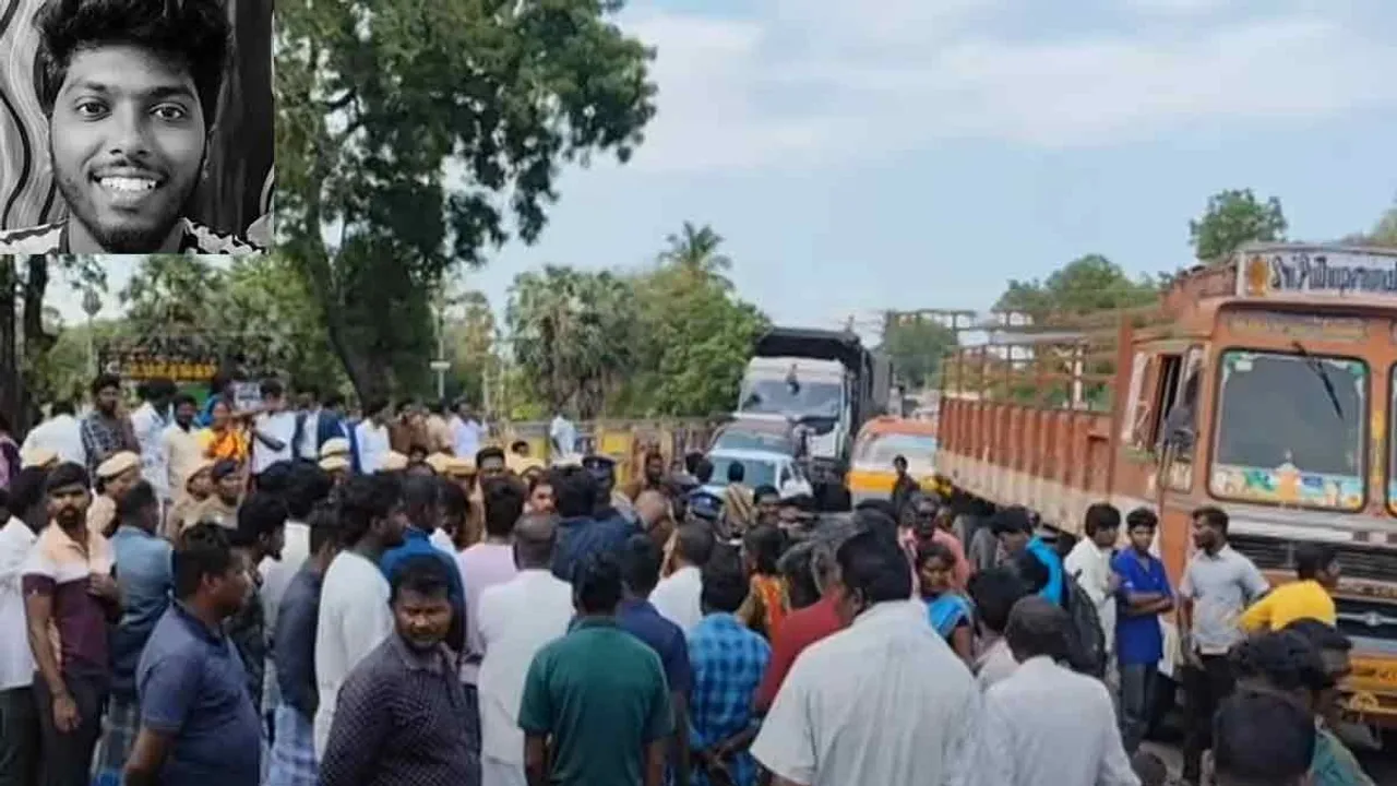  nellai shocking incident - Road blockaded, refusing to accept the body Photograph: (nellai thoothukudi) 