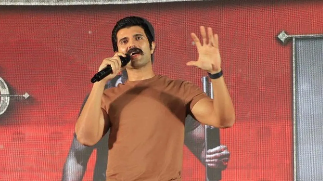  சூர்யா செய்த உதவி; விஜய் தேவரகொண்டா நன்றி