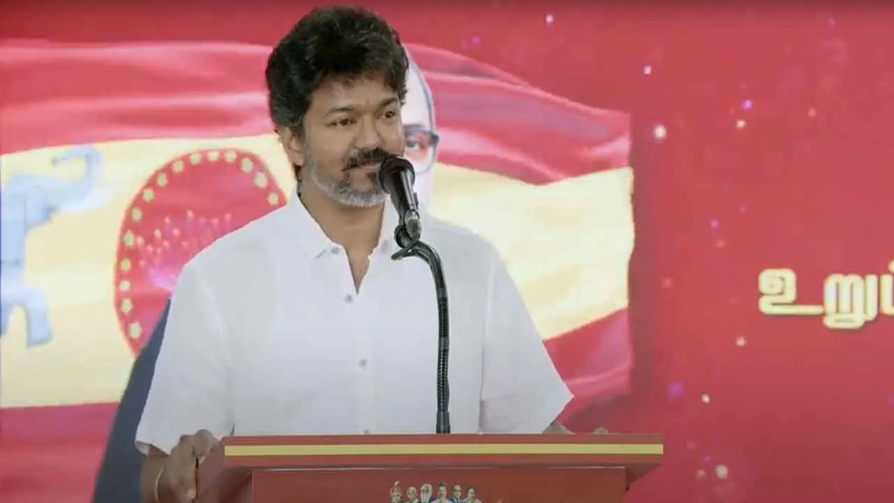  “நம்ம கூட மக்கள் இருக்கிறார்கள்; இதற்கு மேல் என்ன வேண்டும்” - த.வெ.க. தலைவர் விஜய் பேச்சு!