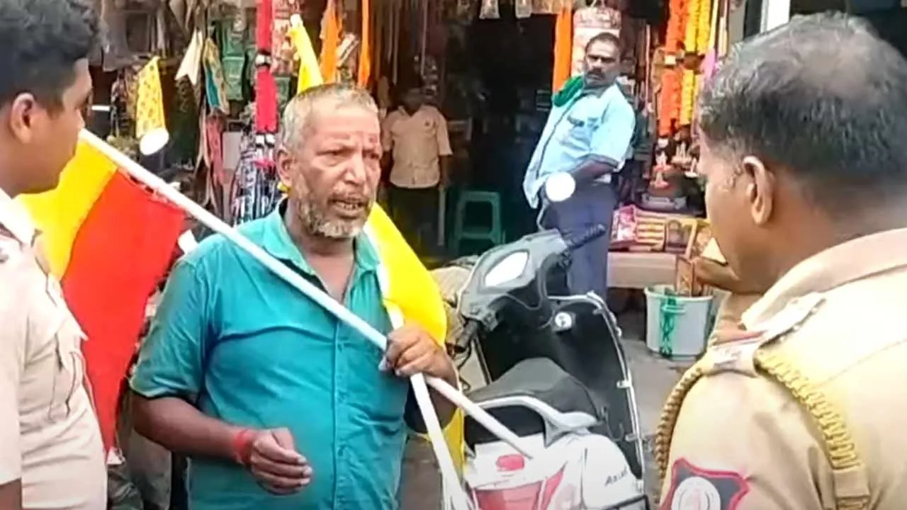  'Ramadoss and Anbumani should talk' - Volunteer announces hunger strike until death, creates uproar Photograph: (mayilathurai) 