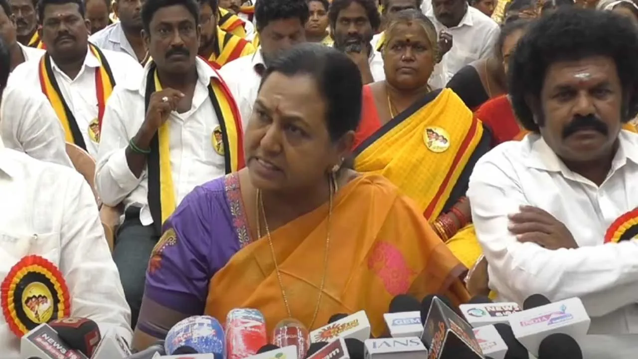  'First, let's attend Vijay's press meet...' - Premalatha Vijayakanth interview Photograph: (dmdk) 