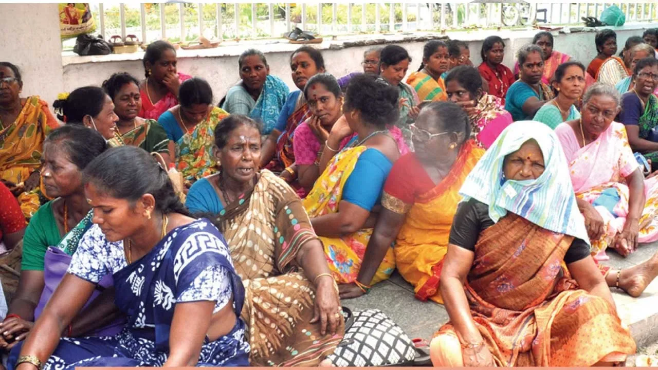  தூய்மைப் பணியாளர்கள் போராட்டம்!  செவிசாய்க்குமா அரசு