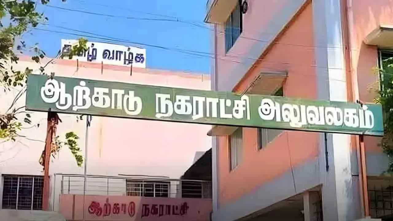  லஞ்ச ஒழிப்புத்துறை  திடீர் சோதனை: கணக்கில் வராத பணம், முக்கிய ஆவணங்கள் பறிமுதல்!