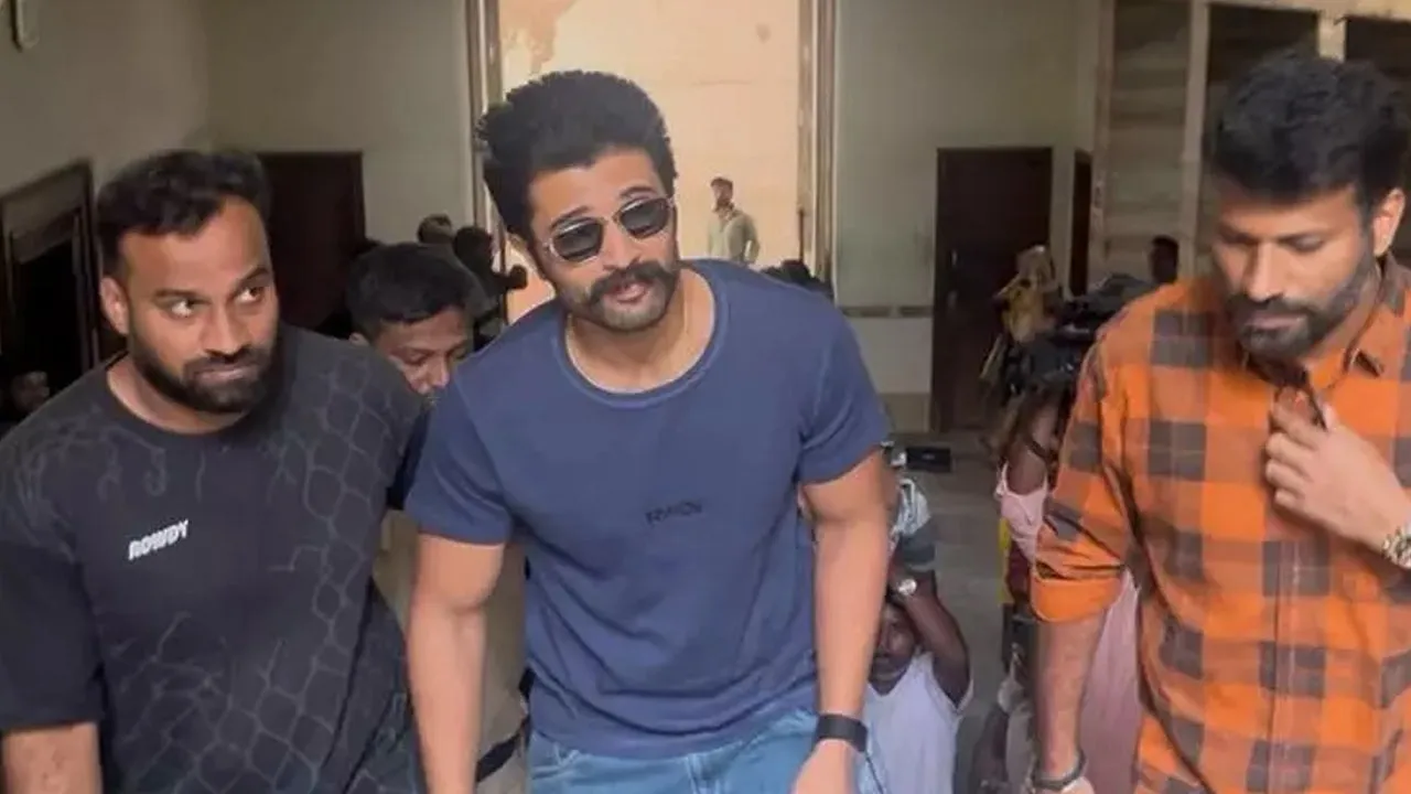  அமலாக்கத்துறை விசாரணைக்கு விஜய் தேவரகொண்டா ஆஜர்
