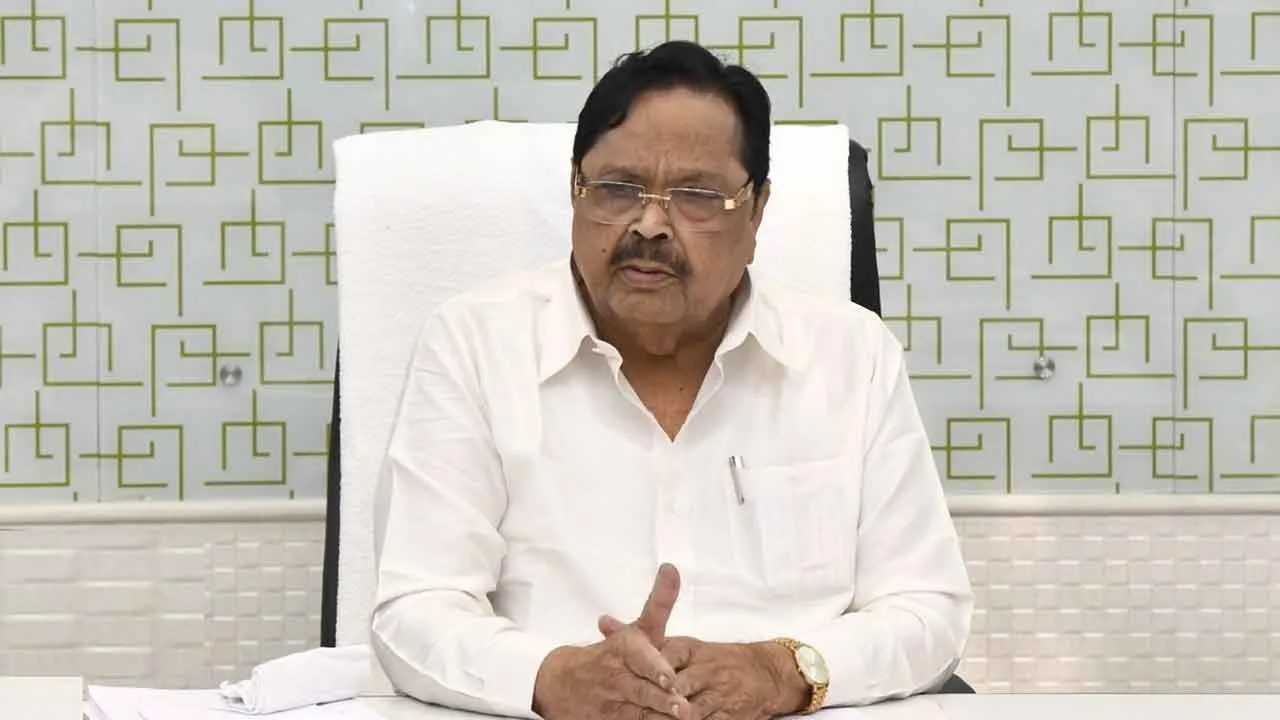  “இ.பி.எஸ். மிகப்பெரிய துரோகத்தைச் செய்து கொண்டிருக்கிறார்” - அமைச்சர் துரைமுருகன் காட்டம்!