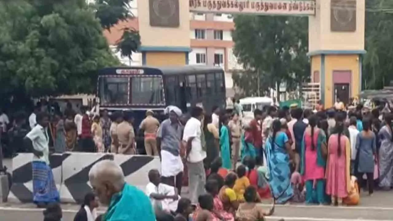  Youth's body found in brick chamber - stir in Dindigul Photograph: (police) 