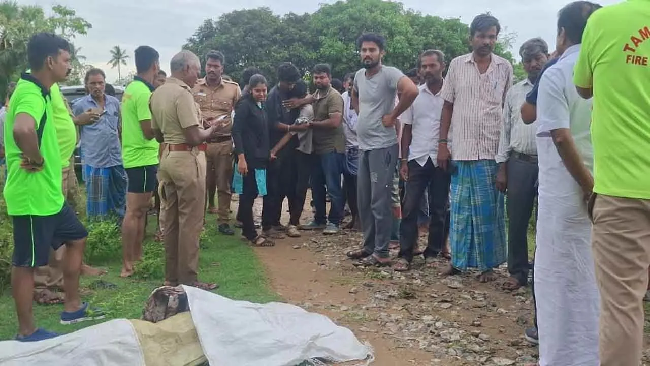  மலையேறிய பக்தர்கள்; இரு பெண்களுக்கு நேர்ந்த சோகம் - தடை விதித்த மாவட்ட நிர்வாகம்