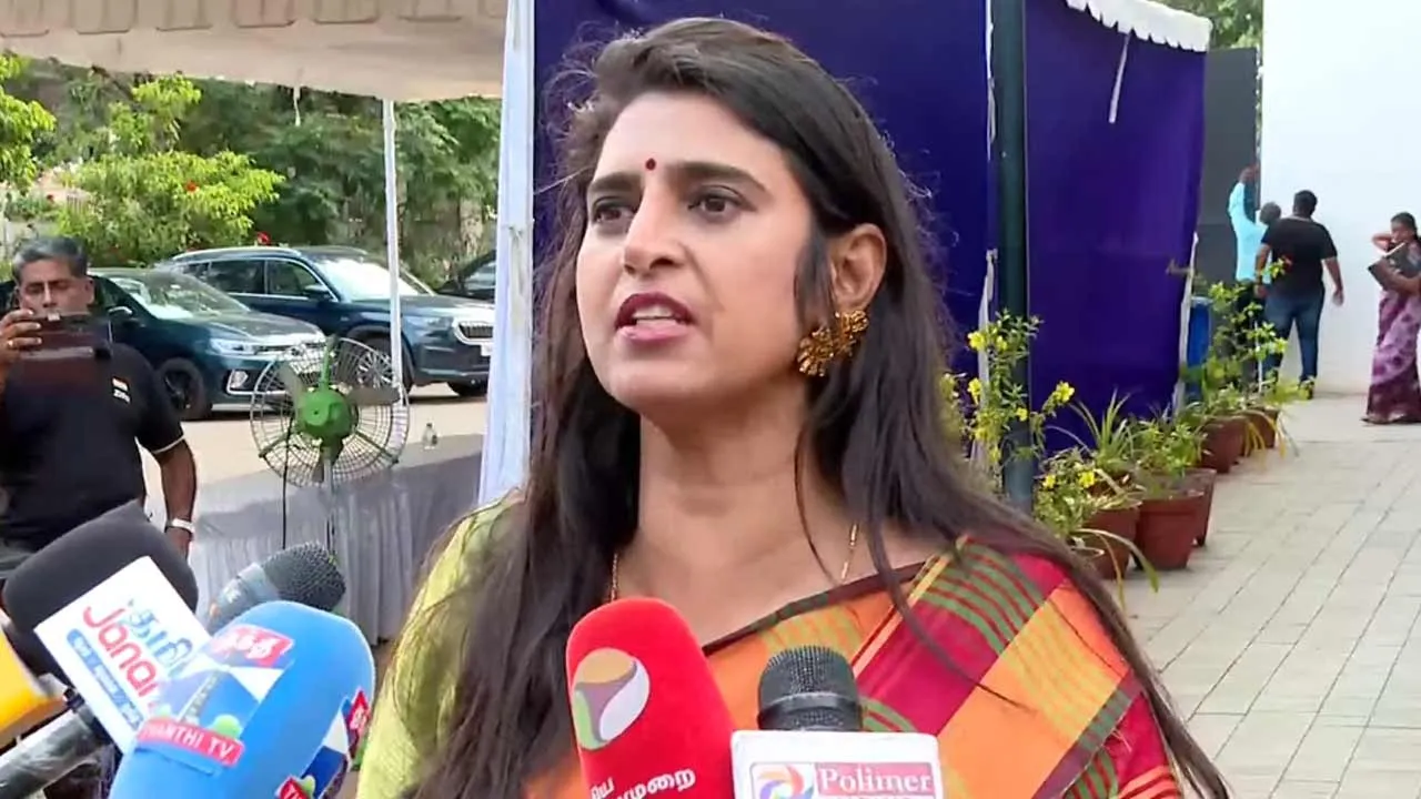  'Why did you join BJP?' - Actress Kasthuri explains the controversy Photograph: (bjp) 
