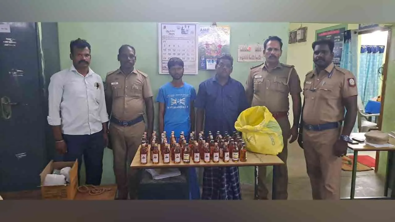  மது பாட்டில்கள் பதுக்கல்; பா.ஜ.க. மாவட்ட தலைவரின் தம்பி கைது!