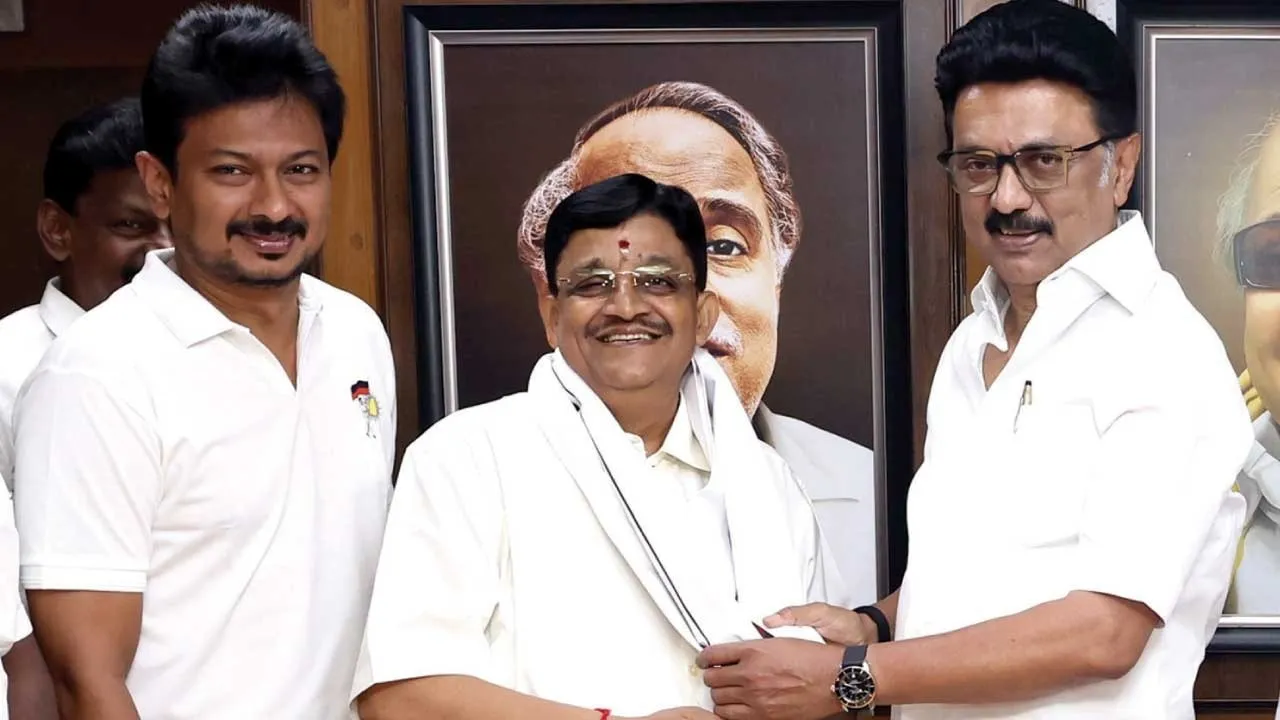  ராங்கால் மைத்ரேயன் விரத்திட்டியடித்த விஜய்! அரவணைத்த தி.மு.க.  இதுதான் தமிழ்நாடு கவர்னரை புறக்கணித்த மாணவி
