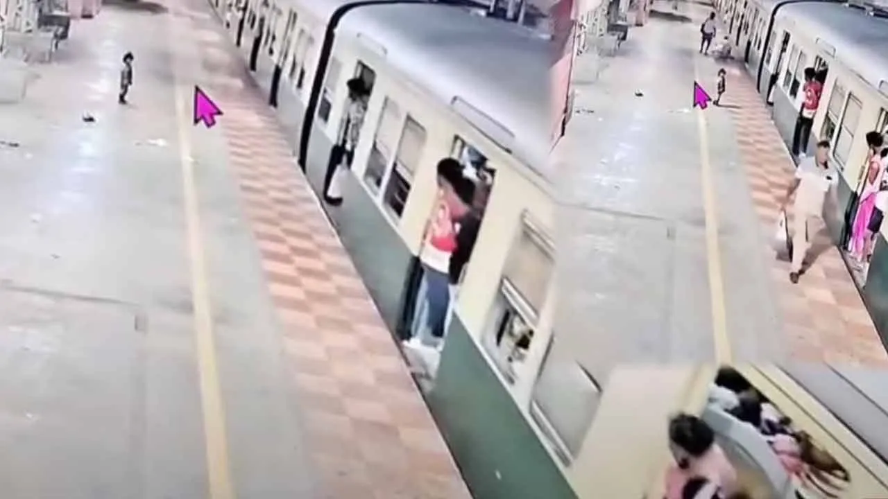  Child thrown off train; Police investigating mysterious person Photograph: (chengalpattu) 
