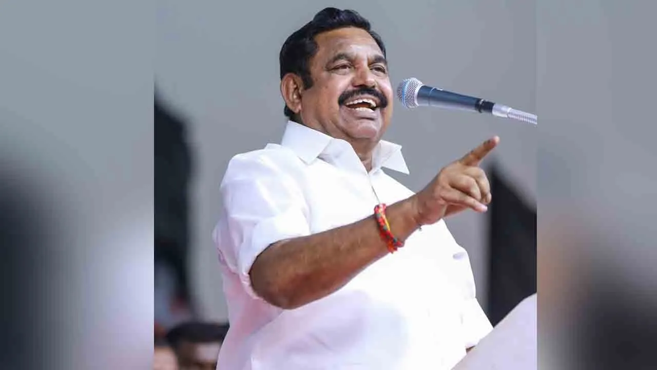  ’’குழந்தைகளுக்கு ஆலோசனை சொல்லி வளர்த்தால் தான் விபத்துகளைத் தவிர்க்க முடியும்…’ - எடப்பாடி அட்வைஸ் !