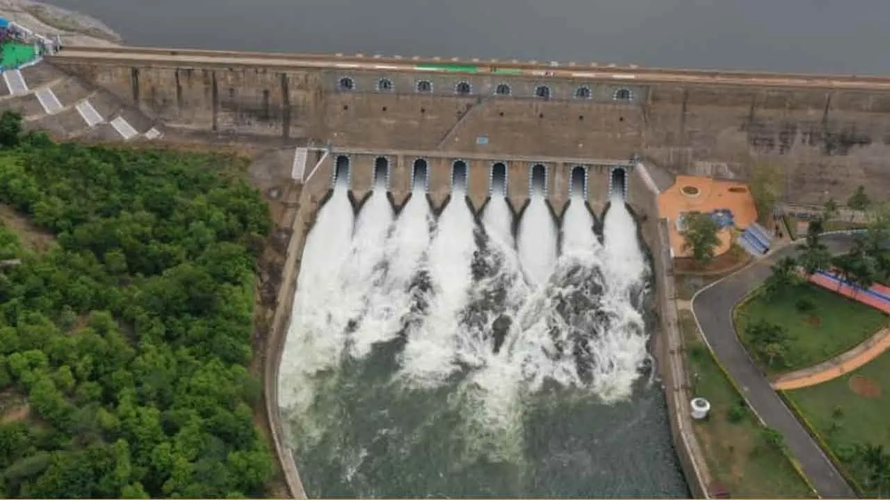  Mettur Dam is waiting to be filled again - Flood warning for coastal residents Photograph: (salem) 