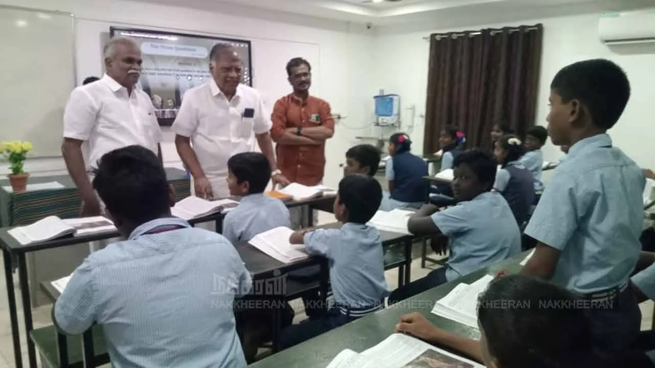  'You are studying in the best school in Tamil Nadu!' - Comrade G.R. spoke to government school students Photograph: (pudukottai) 