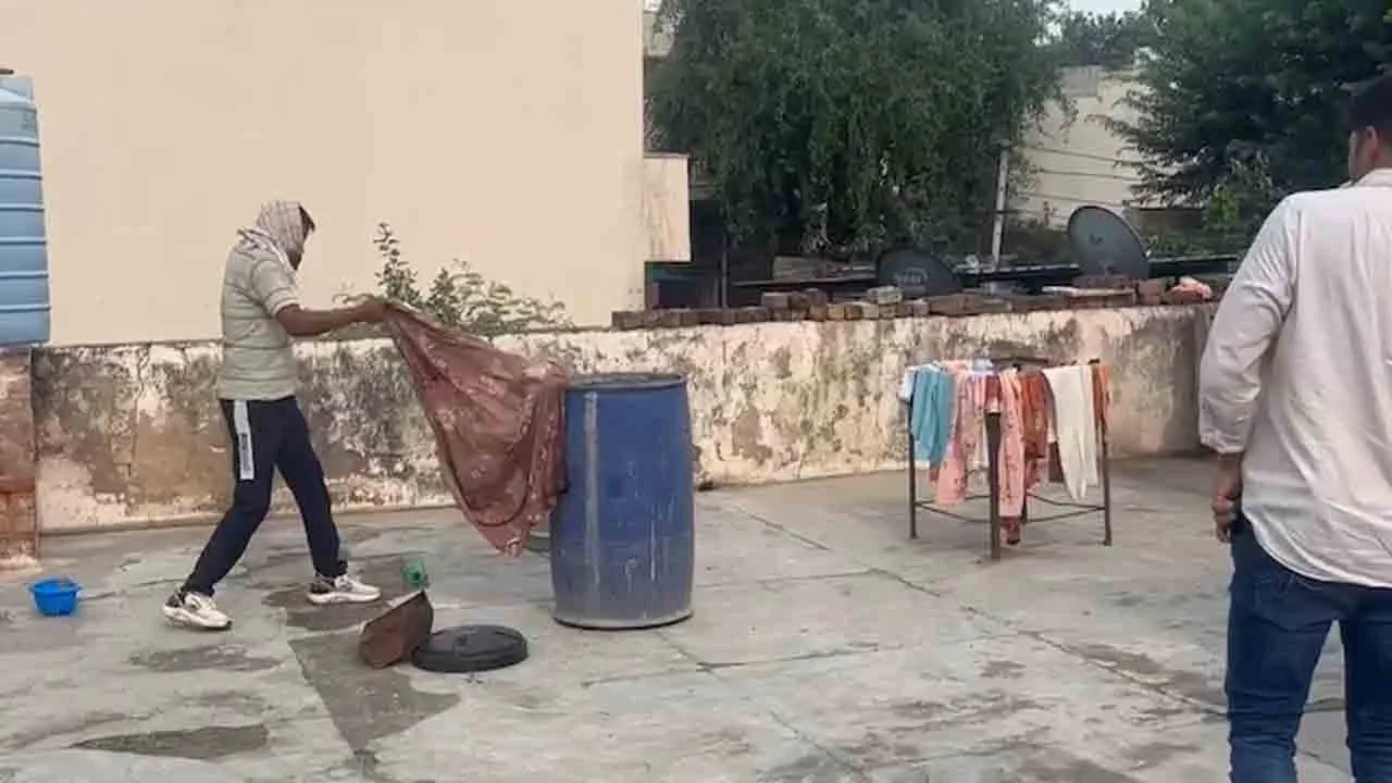  நீல நிற டிரம்மில் சடலமாகக் கிடந்த ஆண்; காணாமல் போன மனைவி, குழந்தைகள்!
