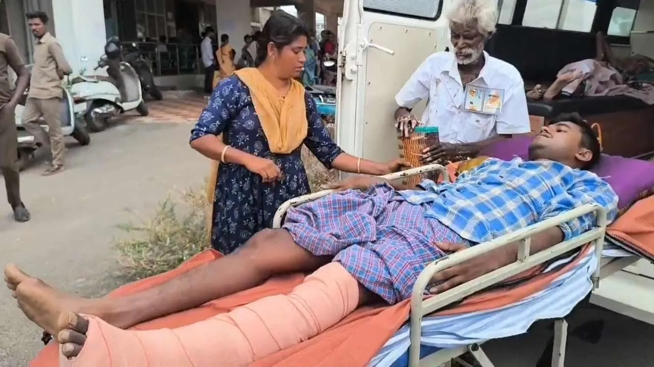  “என் மனைவிகிட்ட பேசுவியா?” - இளைஞரின் காலை அடித்து உடைத்த கணவன்