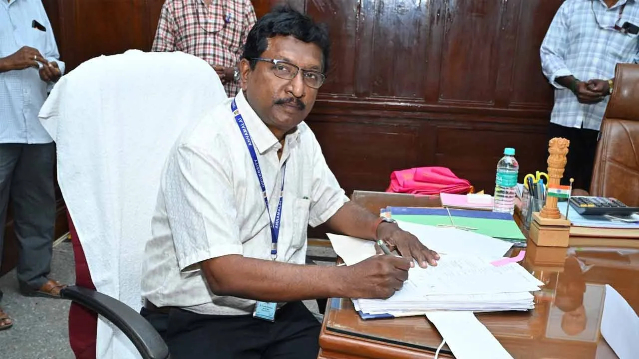  அண்ணாமலைப் பல்கலை. புதிய துணைவேந்தர் குழு உறுப்பினர் பொறுப்பேற்பு!