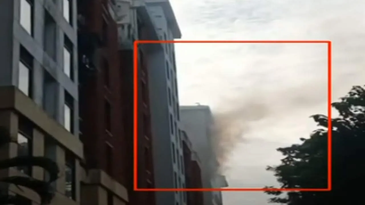  Electrical leakage in mixer causes fire on two floors of apartment building Photograph: (chennai) 