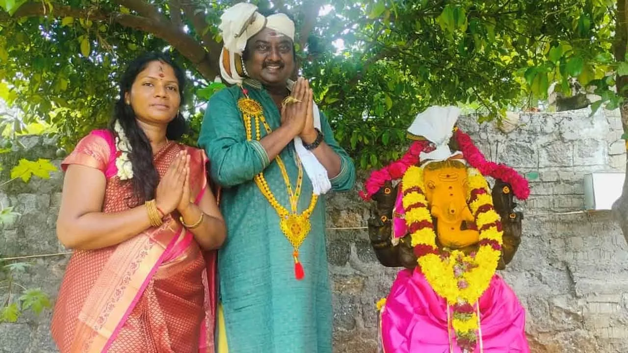  சொந்த ஊரில் கோயில் கட்டிய சரவணன்