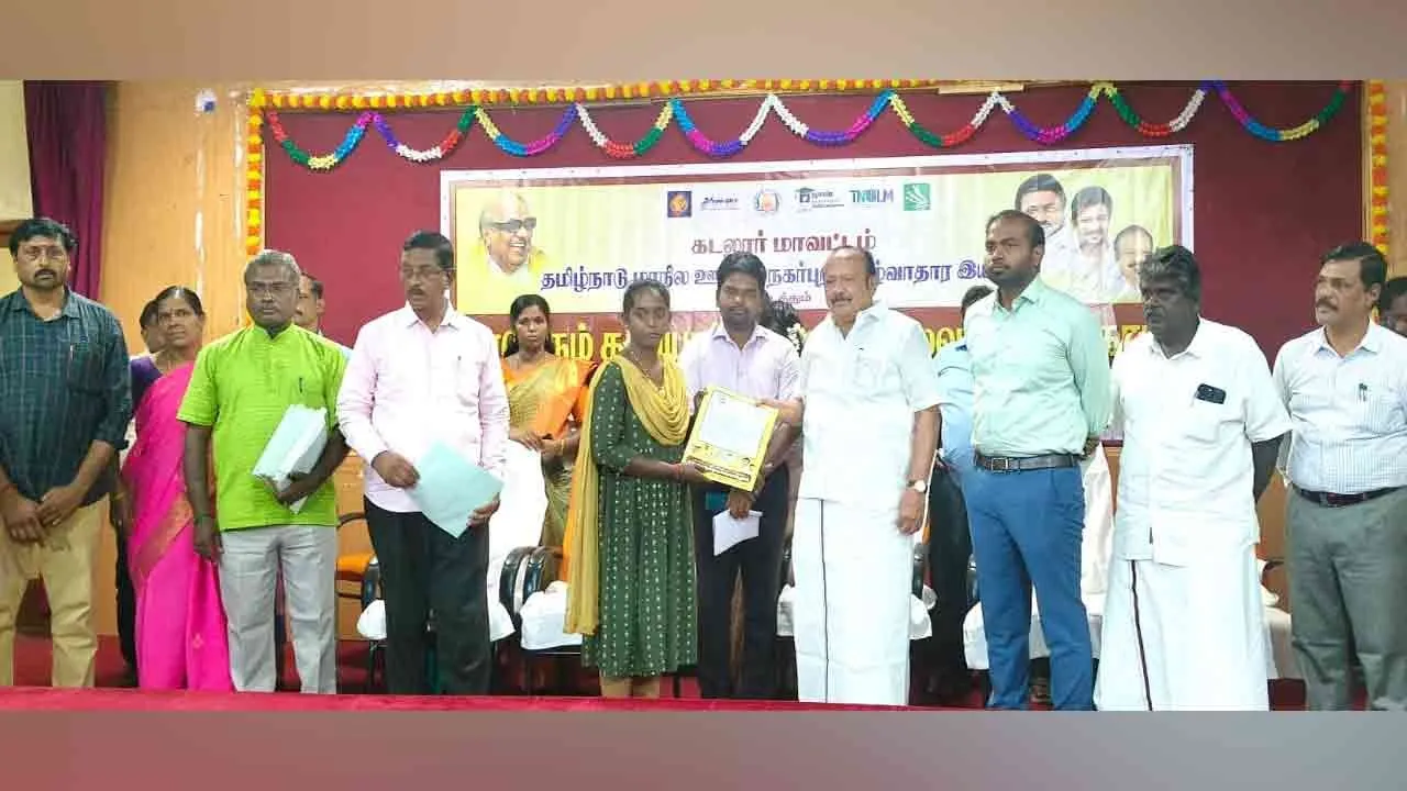  “அரசியல் பண்பு இல்லாமல் அடுத்த வியாபாரத்திற்காக விஜய் பேசியுள்ளார்” - அமைச்சர் பேட்டி!