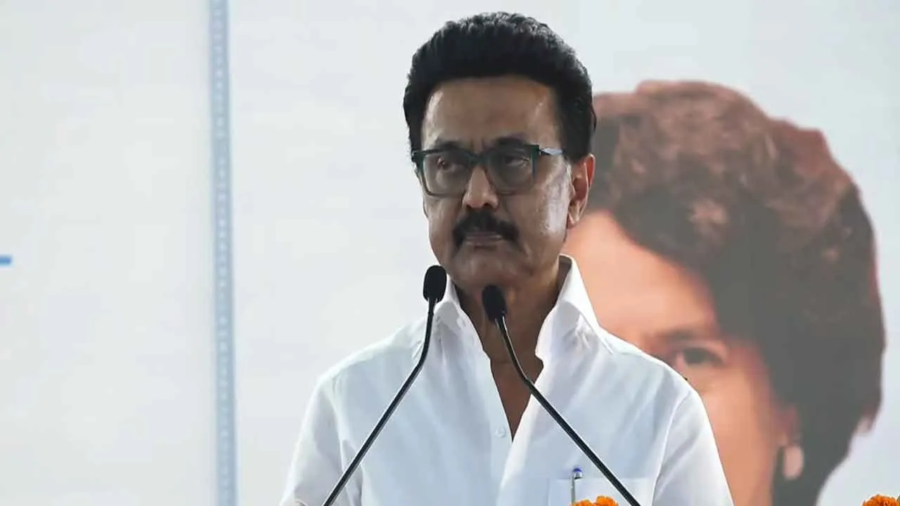  “மக்கள் சக்திக்கு முன் எப்படிப்பட்ட சர்வாதிகாரியும் மண்டியிட்டுதான் ஆக வேண்டும்” - பீகாரில் முதல்வர் பேச்சு!