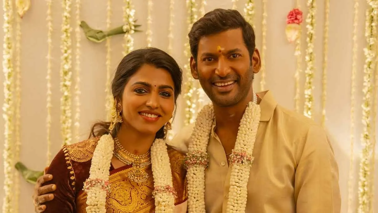  பிறந்தநாளில் நல்ல செய்தி ; சாய் தன்ஷிகாவை நிச்சயதார்த்தம் செய்த விஷால்