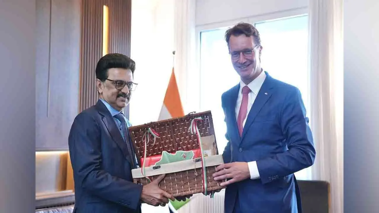  வெஸ்ட்பேலியா முதல்வரை வாழ்த்திய தமிழக முதல்வர்!