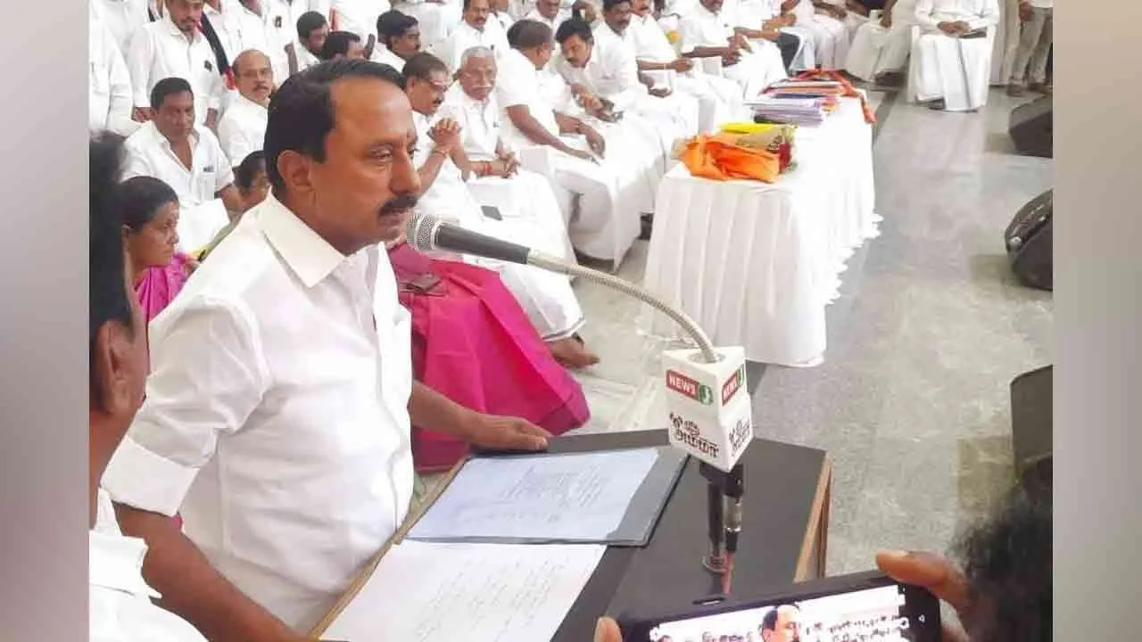  “கட்சியில் முக்கியத்துவம் குறைப்பு?” - அதிருப்தியில் முன்னாள் அமைச்சர் கே.ஏ. செங்கோட்டையன்!