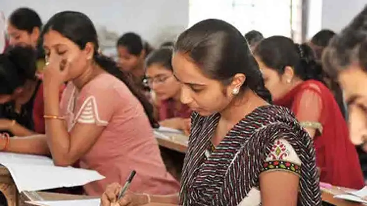  “தமிழ்நாடு அரசு ஆசிரியர்களுக்கு துணையாக இருக்க வேண்டும்” - மணிகண்டன்