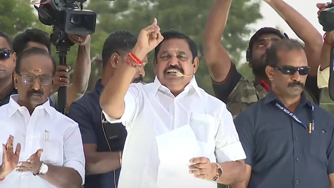  Echoes of Sengottaiyan's comment - EPS vehicle blockade Photograph: (admk) 