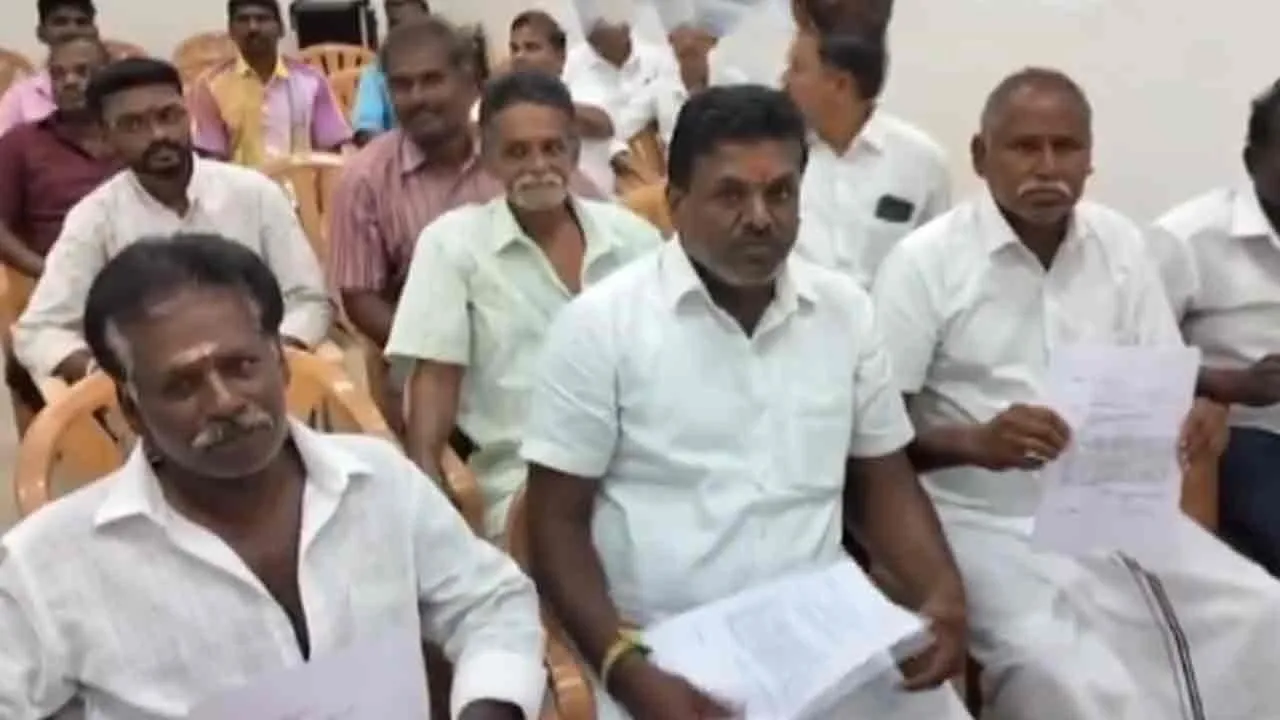  செங்கோட்டையன் நீக்கம்; பதவிகளை ராஜினாமா செய்யும் அதிமுக நிர்வாகிகள்!
