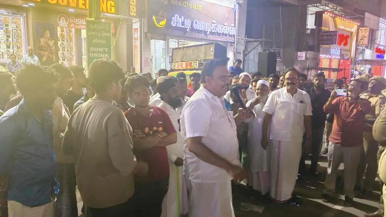  இரு தரப்பினர் இடையே மோதல்; போலீசார் வழக்குப்பதிவு...!