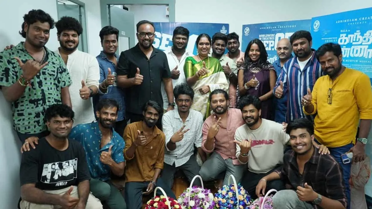  ‘காந்தி கண்ணாடி’ பட வரவேற்பு - கொண்டாடிய படக்குழு