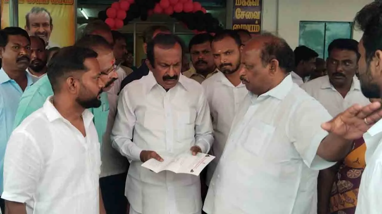  அமைச்சர் முத்துச்சாமி திறந்து வைத்த மக்கள் சேவை மையம்!