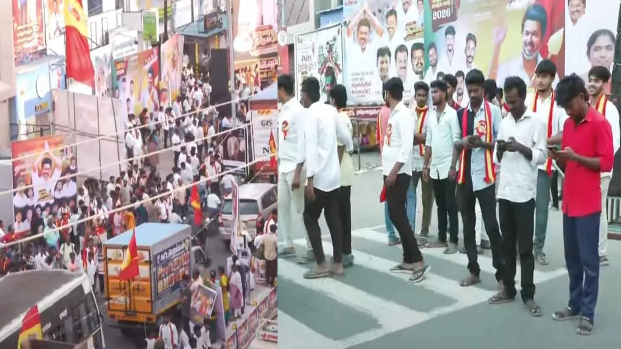  Vijay's third leg of his journey - volunteers flock to Namakkal Photograph: (namakkal) 