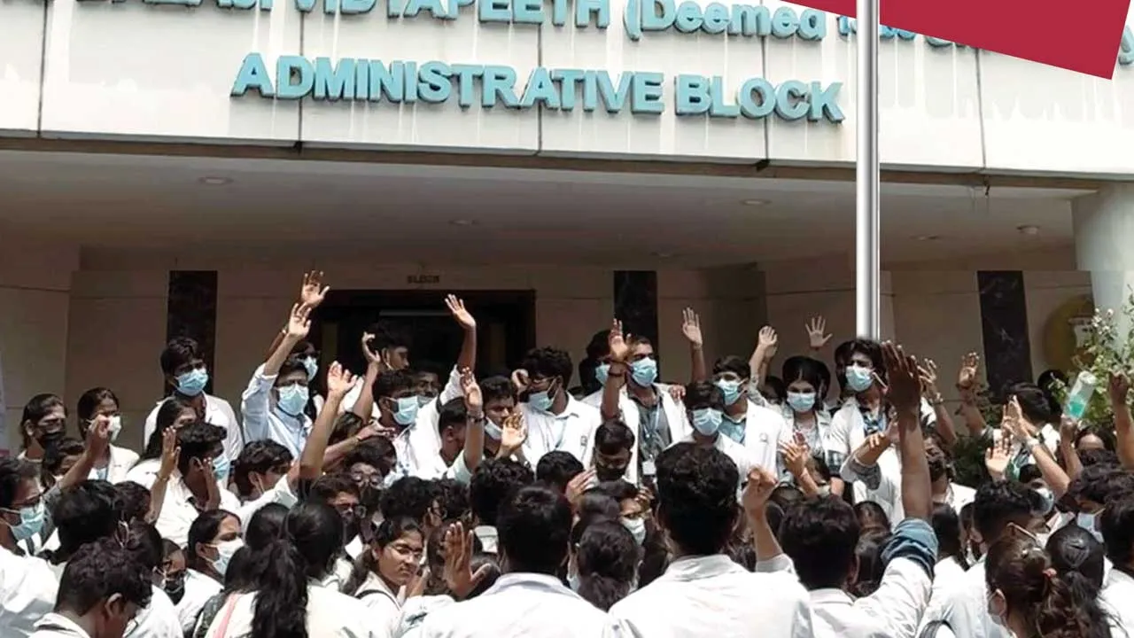  போராடும் பயிற்சி மருத்துவர்கள்!  கண்டுகொள்ளாத புதுவை அரசு!