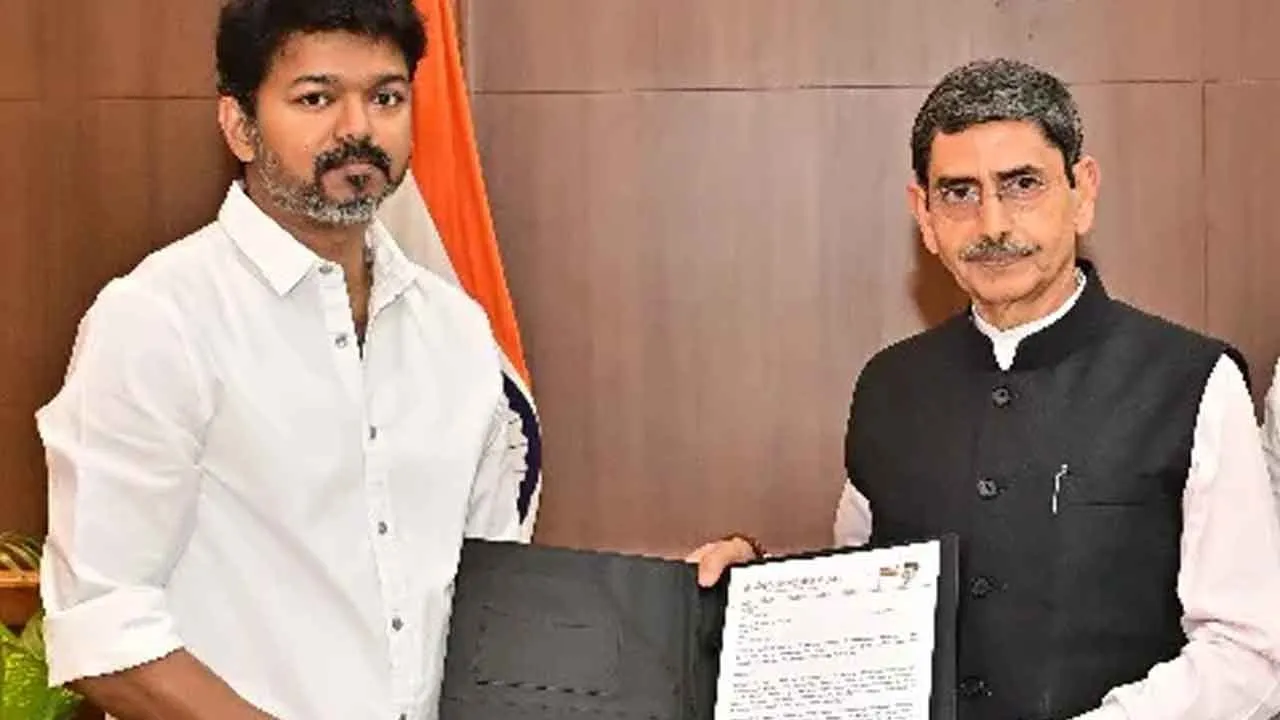 Will Vijay meet the Governor? Photograph: (tvk) 