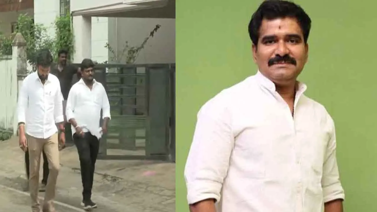 Where is Nirmal Kumar? - Police who went to the house Photograph: (tvk) 
