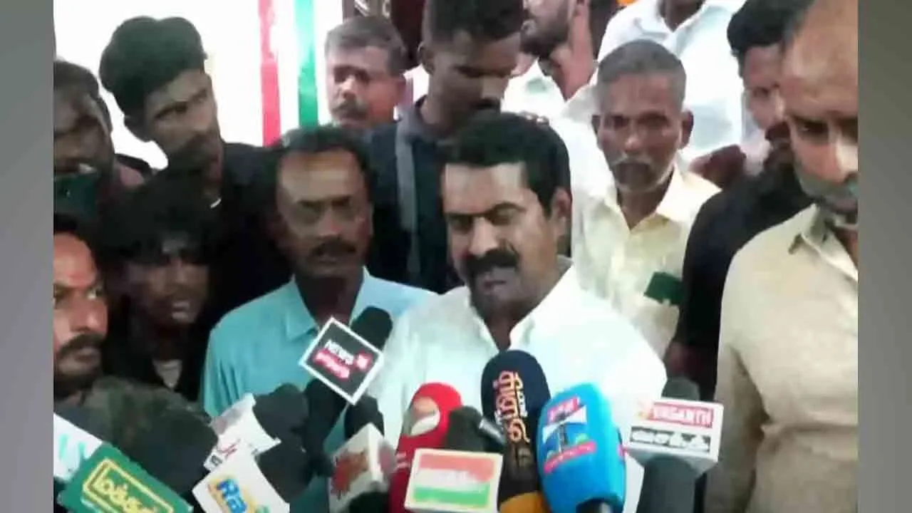  “விஜய்க்கு பா.ஜ.க. ஆதரவாக நிற்பது வெளிப்படையாகத் தெரிகிறது” - சீமான் பேட்டி!