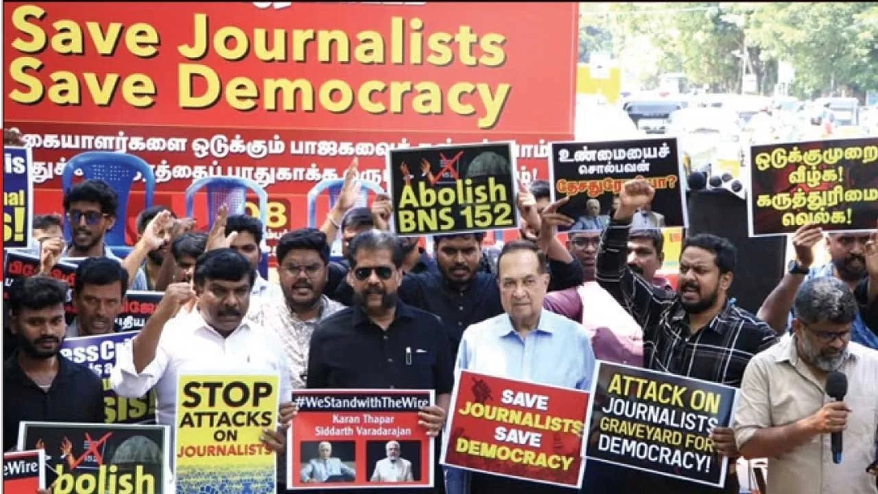  தேசத்துரோக வழக்கு! பத்திரிகையாளர்களுக்கான அரசின் மெசேஜ்! - போட்டுடைத்த 'இந்து' என் ராம்