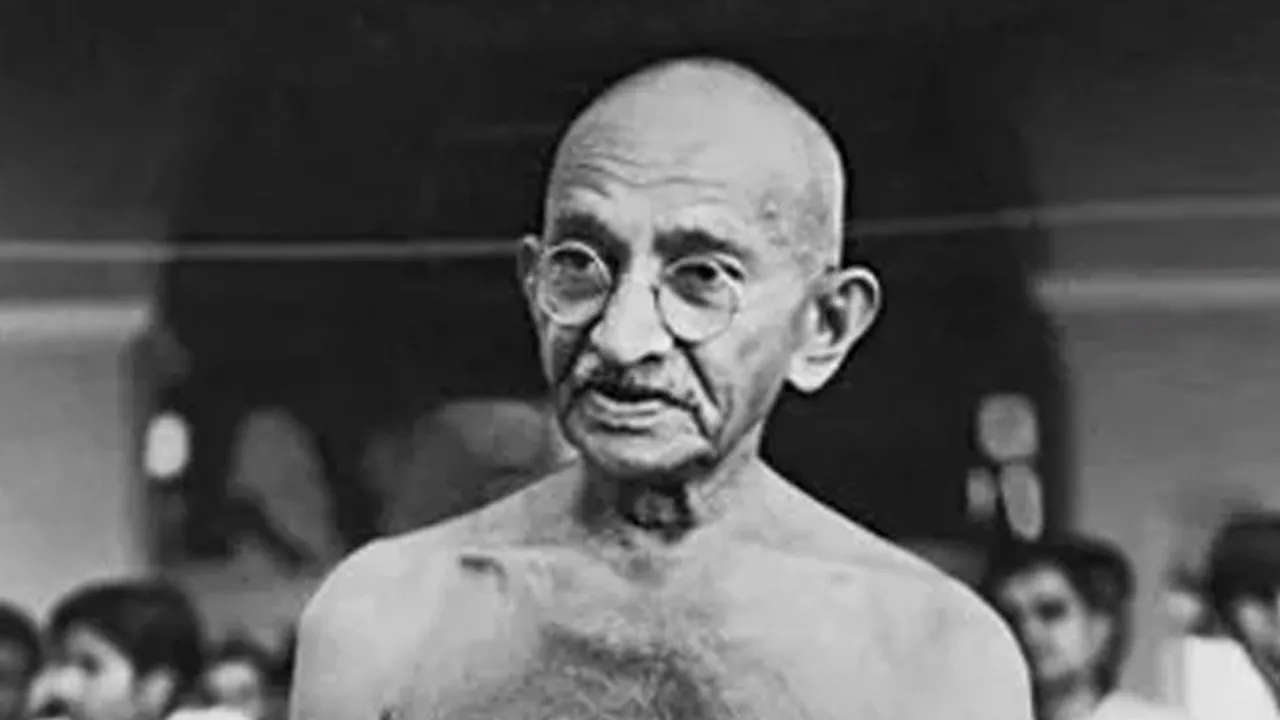  காந்தியை ஆபாசமாக விமர்சித்த நடிகர்; காங்கிரஸ் எம்.எல்.ஏ. புகார்