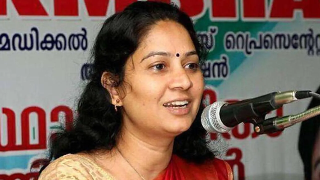  திரை பிரபலங்களின் அரைகுறை ஆடை - விமர்சித்த கம்யூனிஸ்ட் எம்.எல்.ஏ.