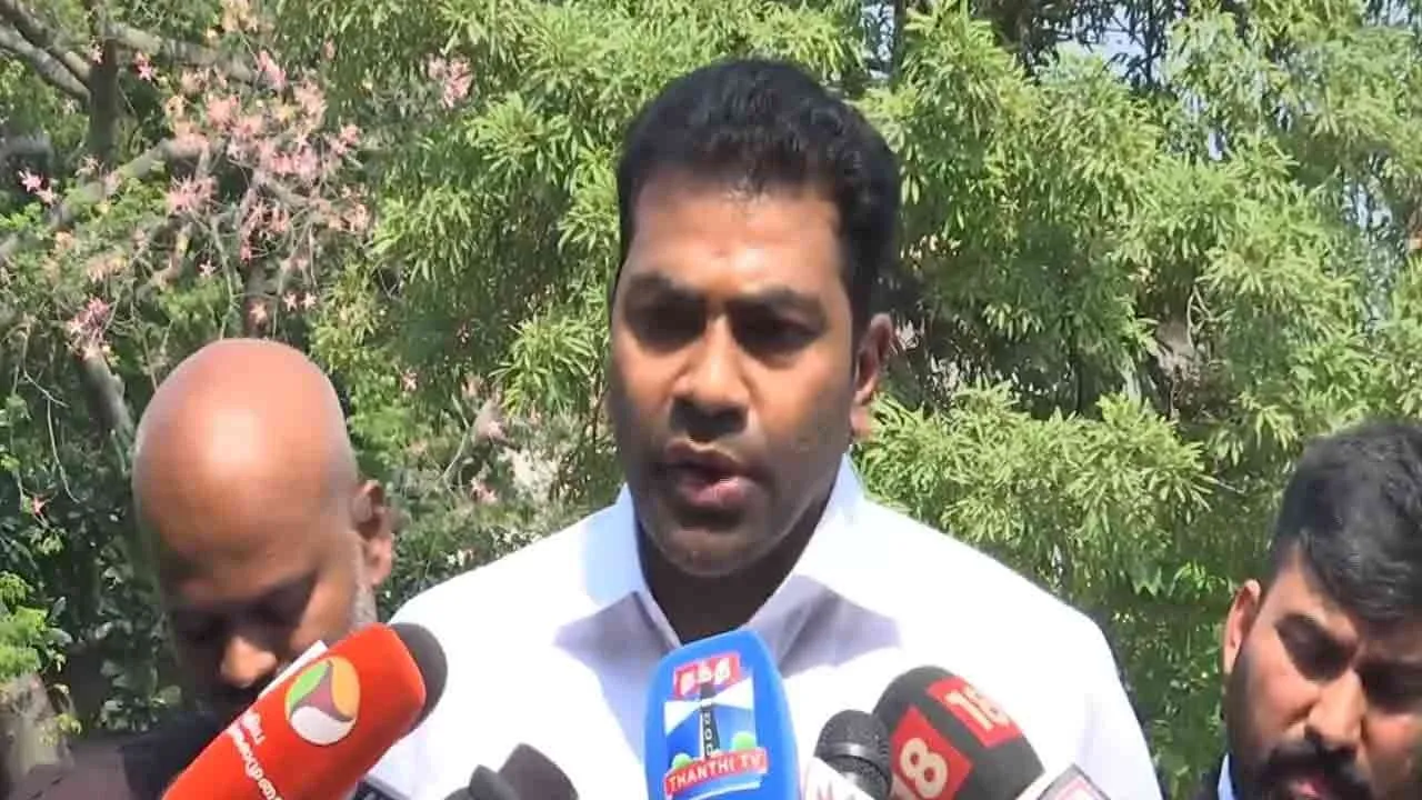  Adhav Arjuna asks Why did the Karur police welcome us 