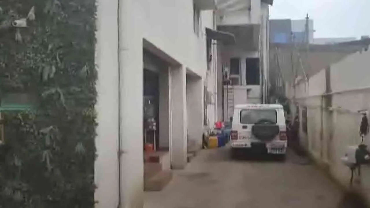  சபரிமலை தங்கக் கவச வழக்கு; சென்னையில் போலீசார் விசாரணை!