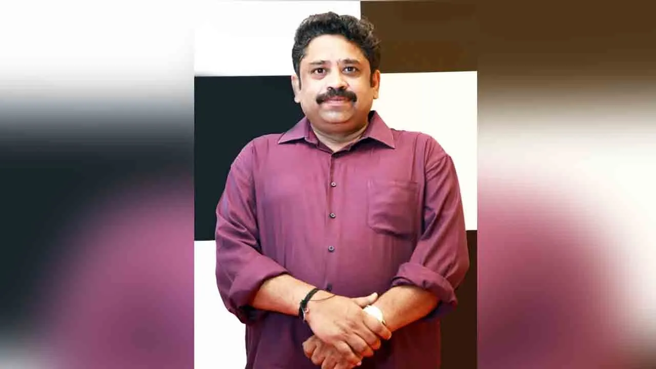  யதார்த்த சினிமா ஆர்வலர்கள் பாராட்டும் இயக்குநர் சீனுராமசாமி!