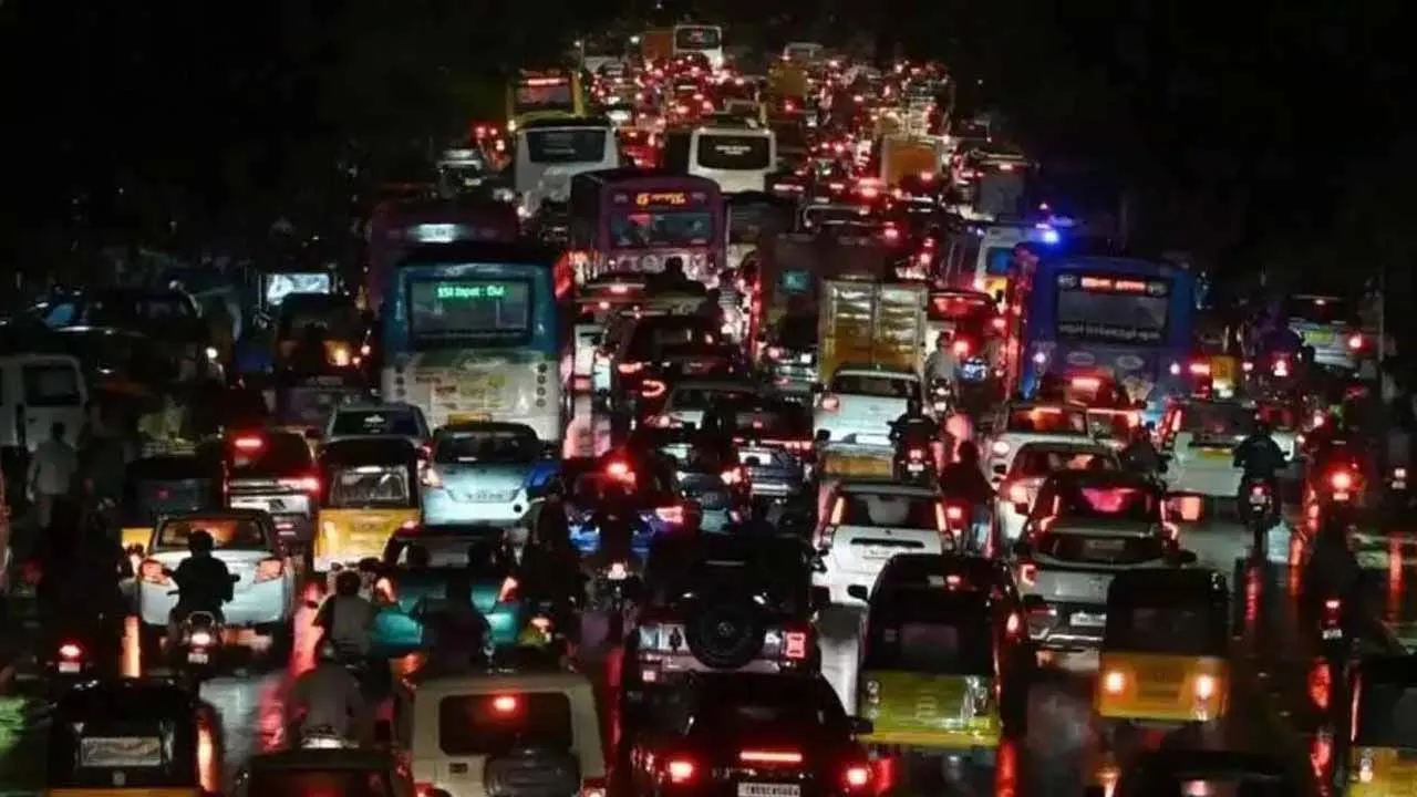  Traffic jam in Chennai's Padi - Police take no action! Photograph: (கோப்புப்படம்) 