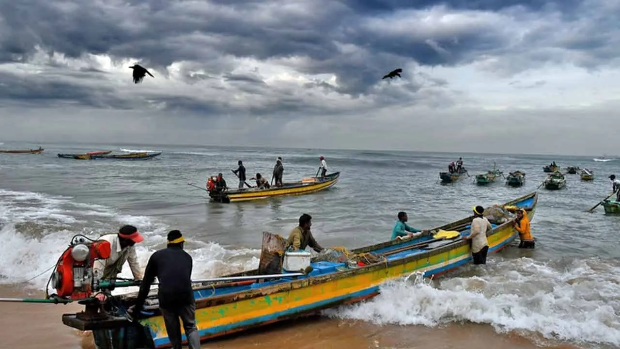  'Until further notice...' - Warning to fishermen in Cuddalore district Photograph: (cuddalore) 
