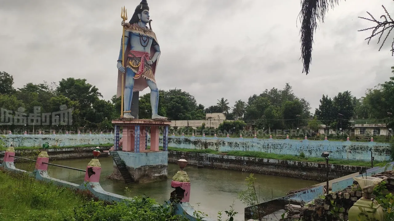  The wall of the lake  82-foot-tall Shiva statue located danger of collapsing 