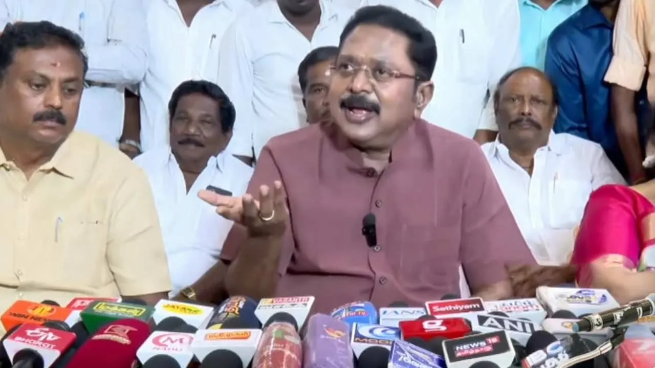  ''Vijay will consider including Edappadi in the alliance''- TTV Dinakaran interview Photograph: (ttv) 