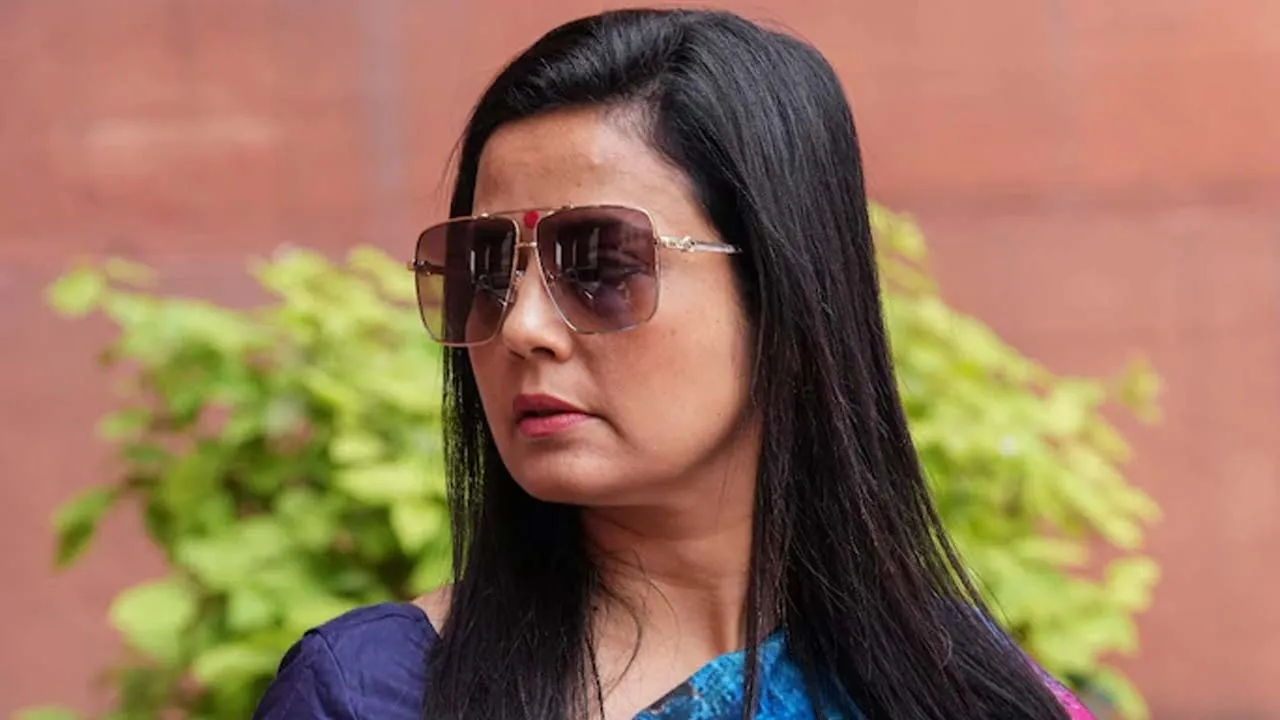  Mahua Moitra caught in controversy at diwali post 